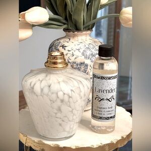 Home and Garden Catalytic Oil Diffuser Burner w Perfume. Swirled White Glass.